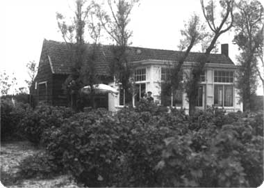 boerenhofje met aangebouwde Serre, het latere Hotel Westduin te Koudekerke